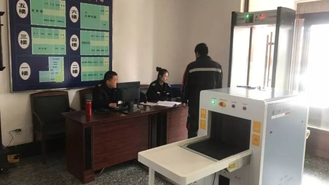 和龍林區(qū)基層法院為加強法院安保工作配備安檢設(shè)備和警用裝備