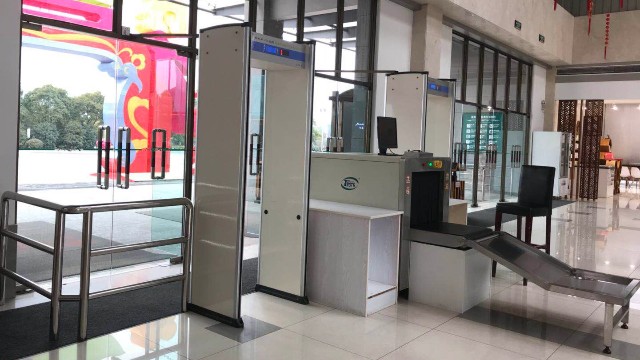 為了游客玩得更安心！杭州開(kāi)元森泊度假樂(lè)園安裝探天下景區(qū)安檢門